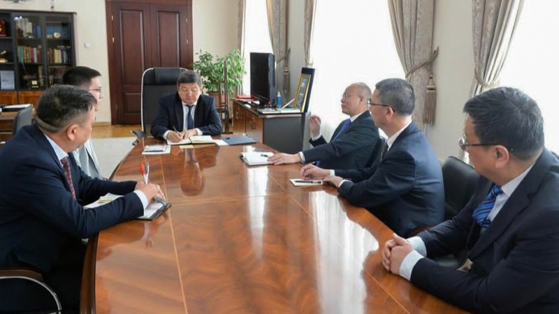 吉尔吉斯斯坦总理扎帕罗夫会见星空网官方站入口-星空online(中国)代表团